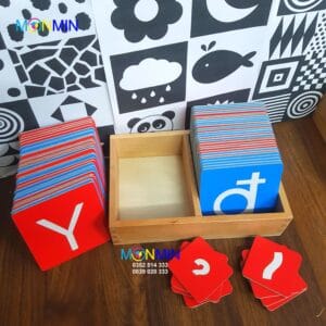 Chữ cát nhám - Giáo cụ ngôn ngữ Montessori